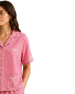 Ensemble de pyjama personnalisé rose pour femme, manches courtes, boutonné, avec broderie nœud mignon, doux et respirant, idéal pour l'été - Product Image 4