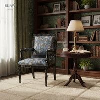 Fauteuil de style Old Money, chaise rembourrée à motif floral vintage avec pieds en bois sculpté pour salon, siège élégant et classique