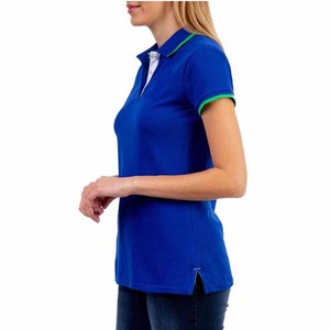 Polo de alto rendimiento para mujer, corte deportivo, top activo con logo personalizado, diseño transpirable, polo para jugadores, ejercicio o uso al aire libre. - Product Image 3