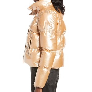 Fabricación en Fábrica, Venta al por Mayor, Chaqueta Acolchada Metálica Dorada Informal para Mujer, Abrigo Largo de Invierno con Mangas Abullonadas y Capucha - Product Image 5