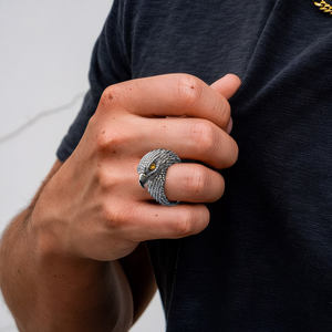 แหวนทอง 14K รูปหัวนกอินทรีประดับเพชรโมอิสซาไนต์สำหรับผู้ชาย แหวนทองเหลืองสไตล์ฮิปฮอป ดีไซน์โดดเด่นรูปสัตว์ประดับเพชรแล็บ - Product Image 1