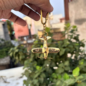 Porte-clés avion en laiton fait main, mini modèle d'avion pour les amateurs de voyage - Product Image 2