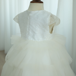 Robe de soirée de luxe blanche à col rond et longueur genou pour filles, brodée à la main avec des fleurs, manches courtes, style tutu, approvisionnement ODM, Enfants - Layla - Product Image 5