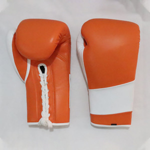 Guantes de Boxeo Personalizados Hechos a Mano con Logotipo y Diseño en Cuero, Ideales para Entrenamiento de Muay Thai - Product Image 1
