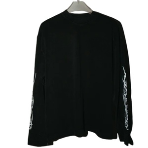 Camiseta de manga larga extragrande para hombre con cuello redondo, estampado gótico de calavera y llamas en la espalda, de algodón - Product Image 3