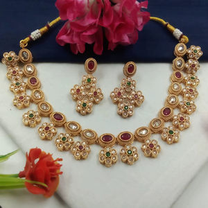 Conjunto de Collar Kundan Chapado en Oro con Piedras Rojas, Verdes y Blancas, Conjunto de Joyería Geométrica India de Moda para Bodas, Venta al Por Mayor - Product Image 2