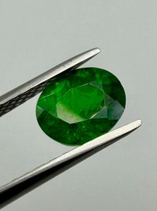 Pierre précieuse naturelle de tsavorite grenat, taille ovale, vert vif, 2,15 carats, pour collectionneur de bijoux - Product Image 2