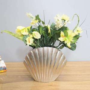 Vase en métal pour la décoration de la maison, porte-fleurs décoratif pour les intérieurs modernes, traditionnels et contemporains - Product Image 1