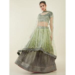 Lehenga choli ชุดแต่งงานผ้าไหมศิลปะเลื่อมสีเขียวที่น่าอัศจรรย์ - Product Image 2