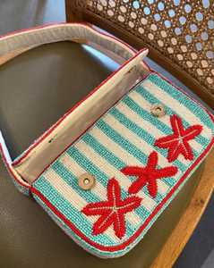 El bolso de hombro con cuentas estilo "Coastal chic" - Product Image 2