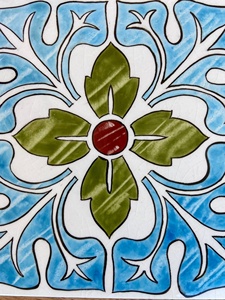 Plateau de service à la charcuterie en bois de manguier avec poignée et élégant plateau rustique imprimé en marbre pour le fromage, les apéritifs et les collations - Product Image 5