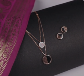 Conjunto de Collar con Colgante Geométrico de Oro de 22K para Mujer, Cadena de Doble Capa, Diseño Circular Moderno, Joyería Elegante - Product Image 2