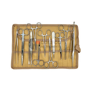 Porte-aiguilles microscopique de style Castroviejo avec un mécanisme de verrouillage fluide et des mâchoires fines antidérapantes, conçu pour la suture de précision - Product Image 1