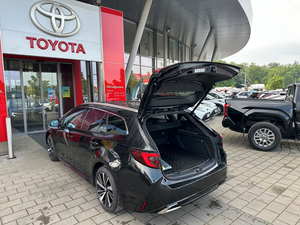 Toyota Corolla 2.0 TS Híbrido Teamplayer Technik Paket, Sedán Familiar Eficiente en Consumo de Combustible, Especificaciones Europeas - Product Image 6