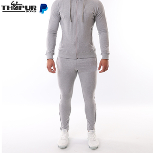 ชุดวอร์มผู้หญิงสำหรับฤดูหนาว สไตล์สตรีทแวร์ เหมาะสำหรับออกกำลังกาย ระบายอากาศได้ดี ผลิตจากผ้าฝ้าย 100% มีฮู้ด ปิดด้วยเชือกผูก สามารถสกรีนโลโก้ได้ - Product Image 4