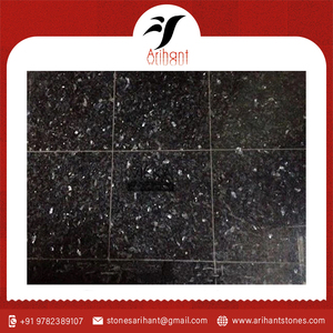 Dalles de granit noir nacré à surface lisse pour applications de construction résidentielle, commerciale et industrielle - Product Image 6