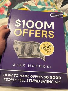 Offres de 100 millions de dollars par Alex Hormozi - Guide de marketing en ligne pour les entreprises anglaises - Bestseller - Livre d'affaires - Product Image 1