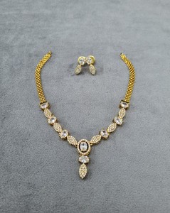 Parure de bijoux ethniques plaqués or avec collier ovale serti de pierres et boucles d'oreilles, style créateur, pour soirée, fournisseur - Product Image 3