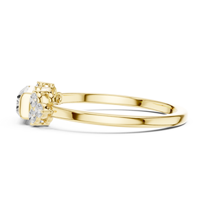 Bague solitaire de luxe en or jaune avec émeraude taille émeraude et pierres d'appoint en grappe, élégante pour fiançailles, mariage ou anniversaire, pour femme - Product Image 5