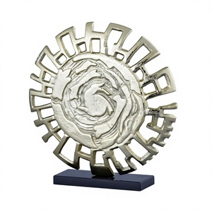 Sculpture géométrique abstraite en métal faite à la main, décoration de bureau artistique circulaire, design moderne, objet de centre de table, artisanat - Product Image 1