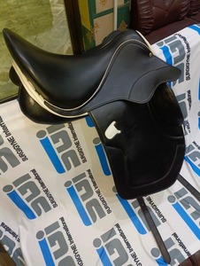 Silla de montar ecuestre de cuero marrón de primera calidad para equitación de resistencia y viajes a caballo de larga distancia, disponible para la venta. - Product Image 3