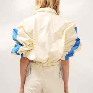 Conjunto de Pantalones Cortos Deportivos para Mujer, con Logotipo Personalizado, Cortavientos, Transpirable, Ropa Urbana Ligera de Nailon, a Prueba de Viento, Tallas Grandes, Venta al Por Mayor - Product Image 3