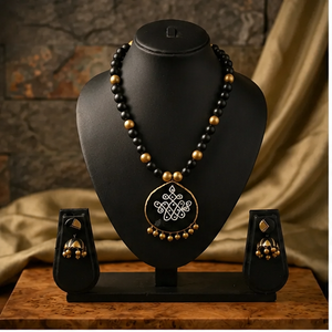 Parure de collier ethnique en métal plaqué or noir avec perles et pendentif, bijoux fantaisie pour femme, idéal comme cadeau - Product Image 1