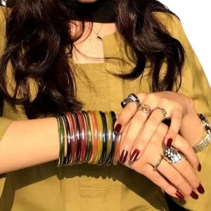 กำไลข้อมือมุกเจลลี่หลากสีทรงเหลี่ยมมรกตชุบทอง ดีไซน์ทันสมัย เหมาะสำหรับเจ้าสาวและงานเทศกาล ราคาขายส่ง - Product Image 1