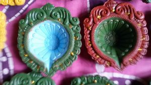 Lámpara Diya Tradicional India de Barro |   Lámparas de aceite de terracota hechas a mano para festivales |   Proveedor Mayorista India - Product Image 4