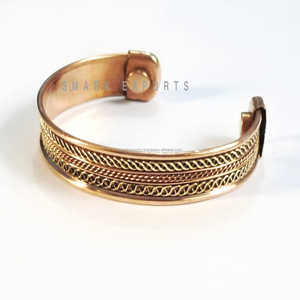 Pulsera de cobre ligera artesanal elegante, diseño de puño magnético, estilo curativo tradicional, alivio del dolor, curación energética - Product Image 6