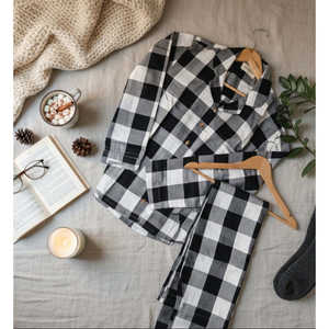 Conjunto de Pijama de Franela Retro para Mujer, Ropa de Dormir de Invierno con un Toque Vintage Elegante - Product Image 4