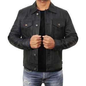 Veste de camionneur classique en cuir pour l'hiver, fermeture à boutons, coupe ajustée pour un look décontracté moderne. - Product Image 1