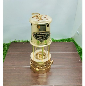 Lanterne à pétrole vintage en laiton de haute qualité, fabriquée à la main en Inde, lampe de sécurité pour mineurs, prix de gros et d'usine abordable - Product Image 4
