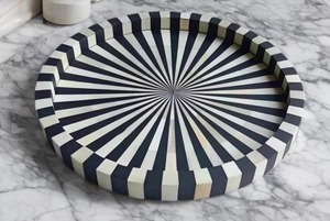 Plateau de service rond fait main en os incrusté, motif soleil noir et blanc, en bois décoratif, pour table basse ottoman, rangement et petit-déjeuner - Product Image 4