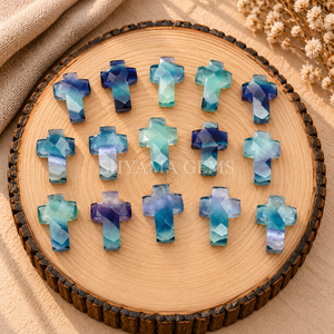 Pendentif sculpté à la main en forme de croix en fluorite multicolore 15x10mm pour la fabrication de bijoux, la guérison par les cristaux, l'énergie Reiki, vente en gros - Product Image 3