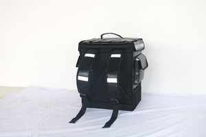Sac à dos isotherme imperméable noir personnalisé pour les sacs de livraison et de plats à emporter - Product Image 2