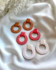 Boucles d'oreilles en résine colorées, boucles d'oreilles douces, boucles d'oreilles simples, AL MALIK CRAFT - Product Image 1