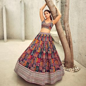Ropa de fiesta de diseñador para mujer Lehenga Choli con juego de trabajo de múltiples agujas - Product Image 2