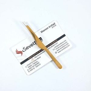 Pince à épiler professionnelle en acier inoxydable Sevetlana, manche doré élégant, prise en main parfaite, pointe inclinée pour cils - Product Image 3