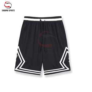 กางเกงบาสเก็ตบอลชายแบบวินเทจปักลายทวิลล์แบบกำหนดเอง ความยาว 5 นิ้ว ผ้าตาข่ายสองชั้น สวมใส่เล่นบาสเก็ตบอลหรือสตรีทแวร์ - Product Image 6