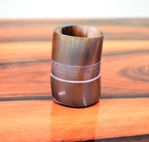 Vaso de chupito de cuerno marrón corto de estilo americano para cerveza-Suministro mundial para amantes del Espíritu - Product Image 1