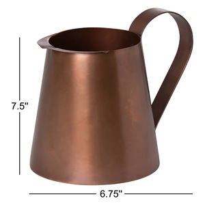 Carafe de service artisanale en cuivre avec finition métallique détaillée, pichet à eau en cuivre pour la restauration fine et les hôtels - Product Image 1