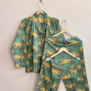 Ensemble de pyjama en coton doux imprimé pour femmes indiennes, vêtements de détente, cadeau pour demoiselle d'honneur, ensemble de chemises de pyjama - Product Image 1