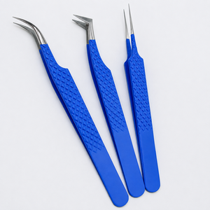 Pince à épiler professionnelle pour sourcils, en acier inoxydable, à pointe inclinée, écologique, durable, avec poignée texturée bleue, précision et beauté - Product Image 4