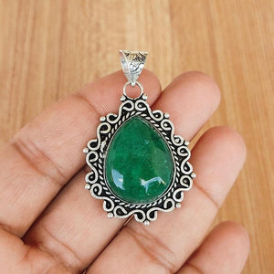 Collier pendentif goutte d'eau vert en laiton fait main, design filigrane vintage, bijoux ethniques bohèmes faits à la main, cadeau pour femme - Product Image 1