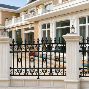 Valla de Lujo de Hierro Forjado Negro con Detalles Dorados y Puntas de Lanza para Vallas de Villas, Portones y Decoración Exterior de Límites de Mansiones - Product Image 1
