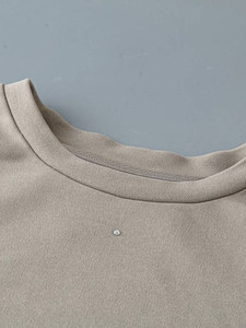 เสื้อสเวตเชิ้ตสีเบจประดับคริสตัลสำหรับผู้หญิง ทรงโอเวอร์ไซส์ ผ้าฟลีซ แต่งเข็มกลัดวิบวับ แขนยาว สไตล์สตรีทแวร์ - Product Image 3