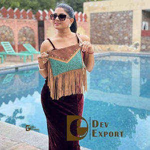 Nouveau Sac Bandoulière en Cuir Véritable Gravé et Frangé, Style Bohème, pour Femme, Multi-usages, Collection 2026 - Product Image 1