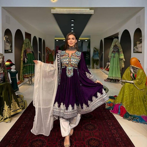 Robes afghanes Kuchi richement brodées avec dentelle afghane antique, magnifiques patchs antiques, robes afghanes Kuchi. - Product Image 6