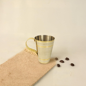 แก้วกาแฟทองเหลืองโบราณจากอินเดียใต้ แบบดั้งเดิม คัมบาคอนัม พร้อมตัวกรอง ใช้ซ้ำได้ ทนทาน ทำจากโลหะ - Product Image 5